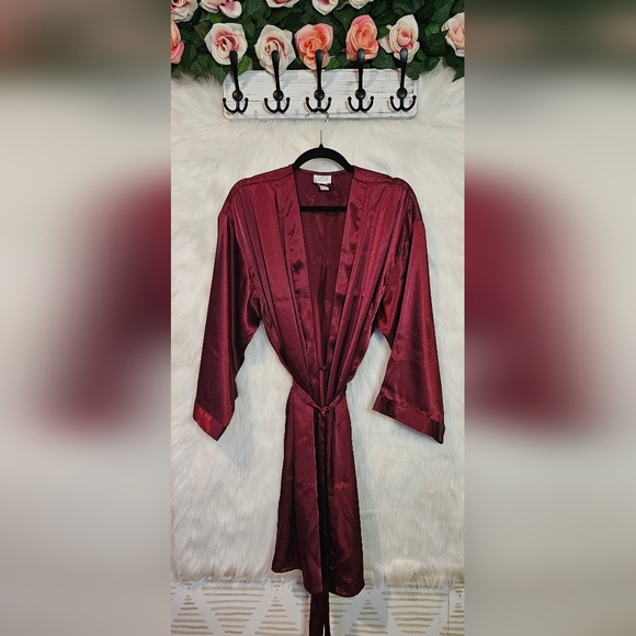 La Senza Classic Cranberry Satin Mini Robe w/Tie Belt - Picture 1 of 8
